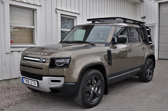 Land Rover Defender 110 23 of 23