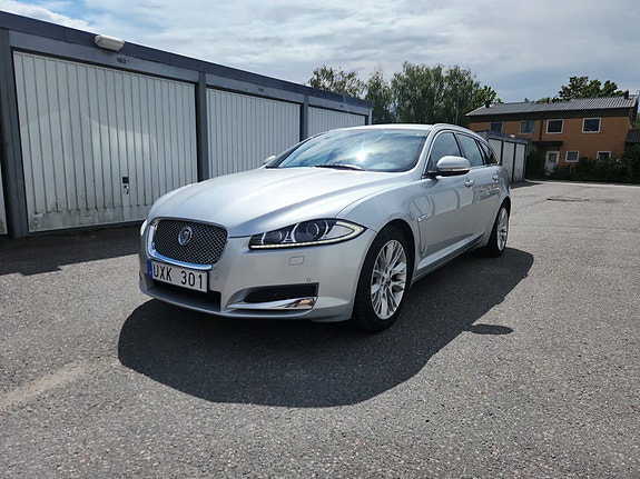 Jaguar XF 2 of 14