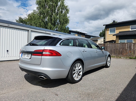 Jaguar XF 4 of 14
