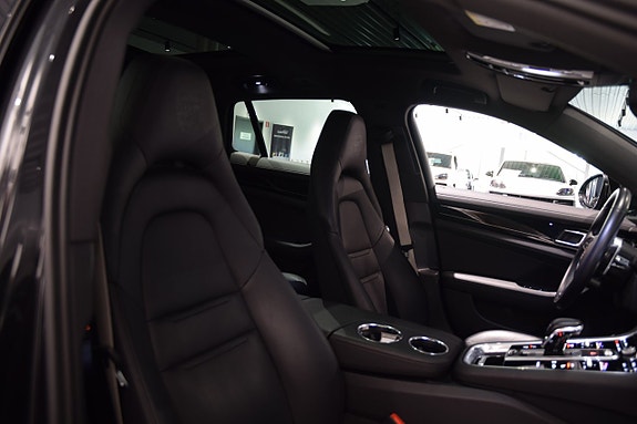 Porsche Panamera 4 15 of 18