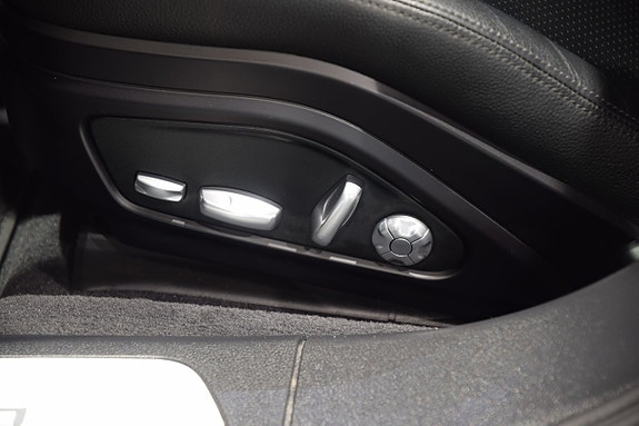 Porsche Panamera 4 10 of 18