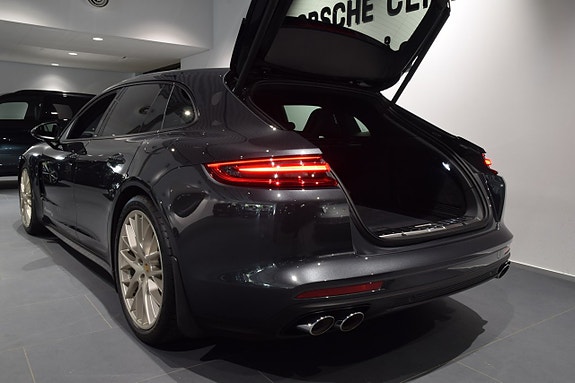 Porsche Panamera 4 13 of 18