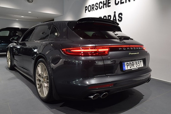 Porsche Panamera 4 12 of 18