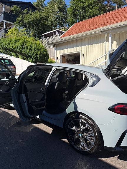 BMW M135i 7 of 17