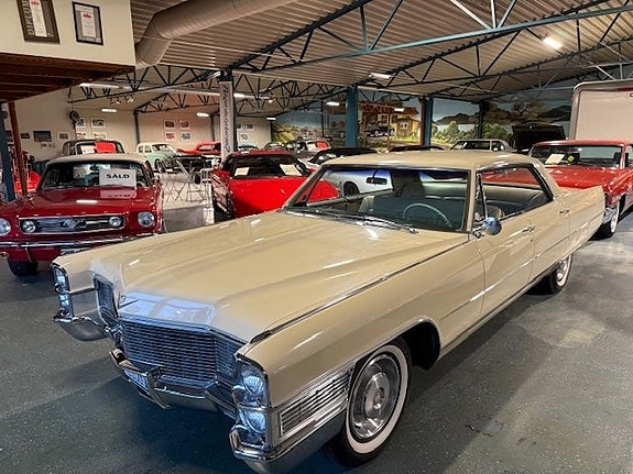 Cadillac Calais 4 of 5