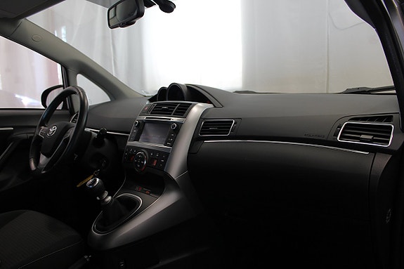 Toyota Verso 13 of 22