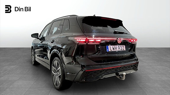 Volkswagen Tiguan 3 of 25