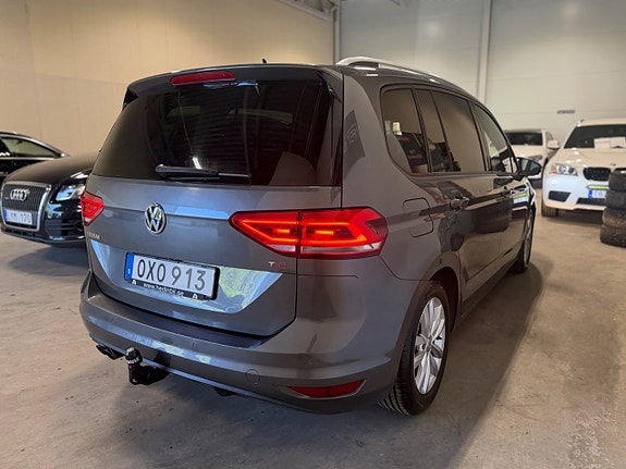 Volkswagen Touran 8 of 27