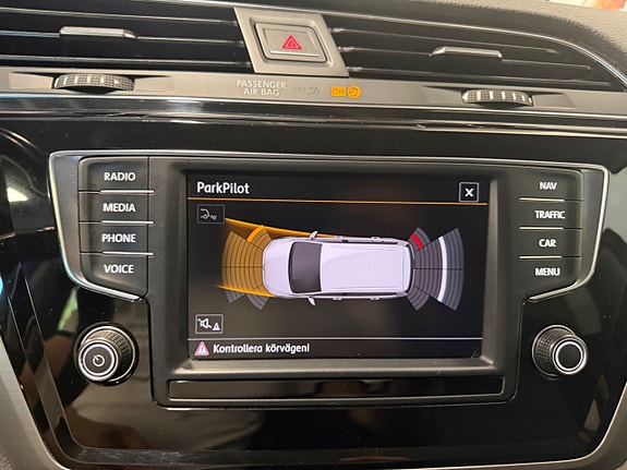 Volkswagen Touran 27 of 27