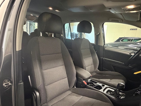 Volkswagen Touran 18 of 27
