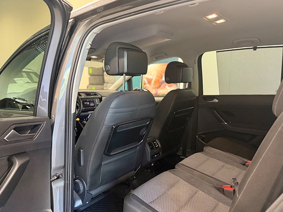 Volkswagen Touran 13 of 27