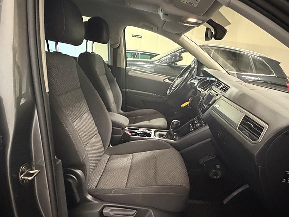 Volkswagen Touran 19 of 27