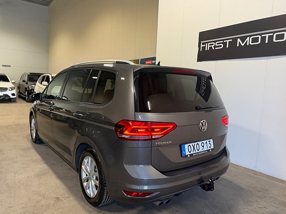Volkswagen Touran 6 of 27