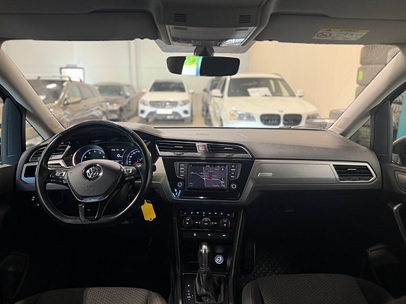 Volkswagen Touran 15 of 27