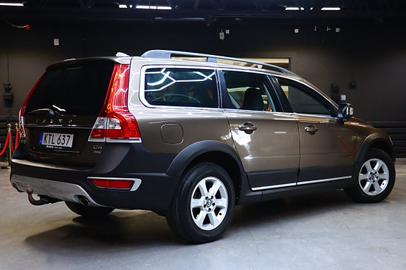 Volvo XC70 4 of 5
