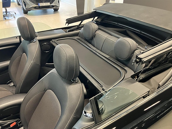 MINI Cooper 8 of 11