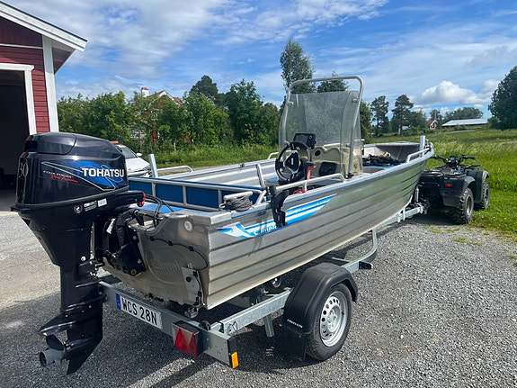 Aluminium båt med obromsad trailer