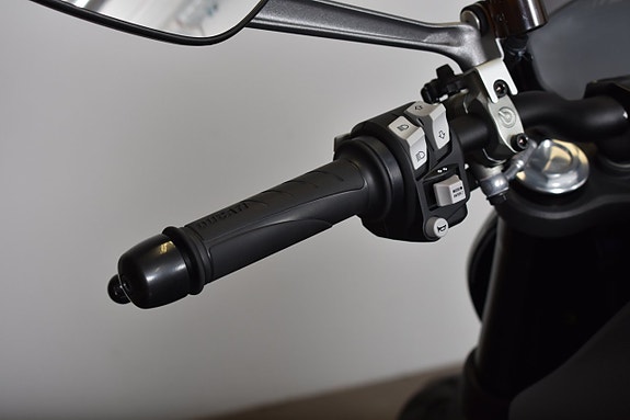 Ducati MONSTER 950 PLUS/ FOLIERAD SVART/ 14 of 17