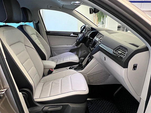 Volkswagen Tiguan 16 of 30