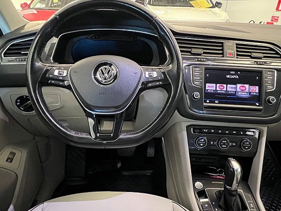 Volkswagen Tiguan 18 of 30