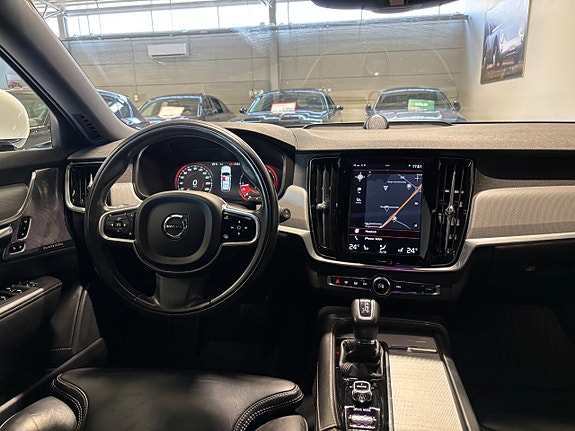 Volvo V90 17 of 30