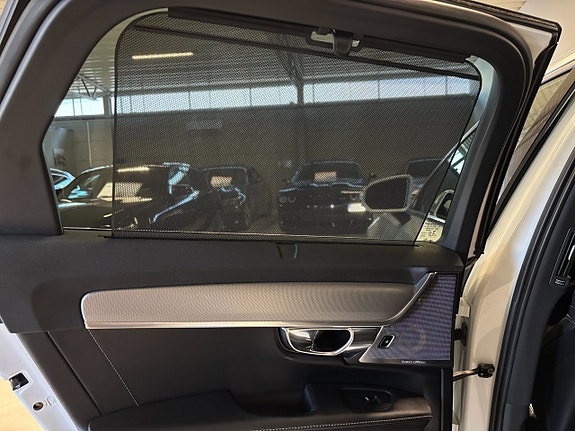 Volvo V90 28 of 30