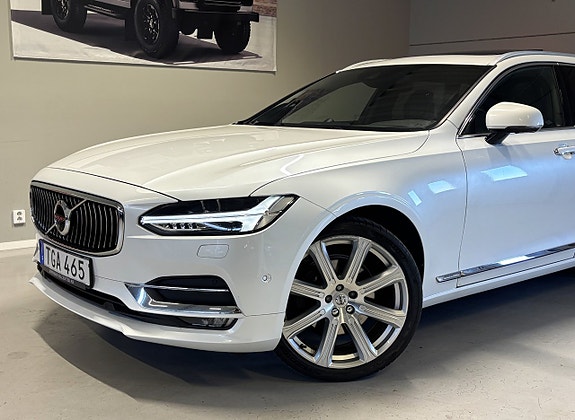 Volvo V90 2 of 5