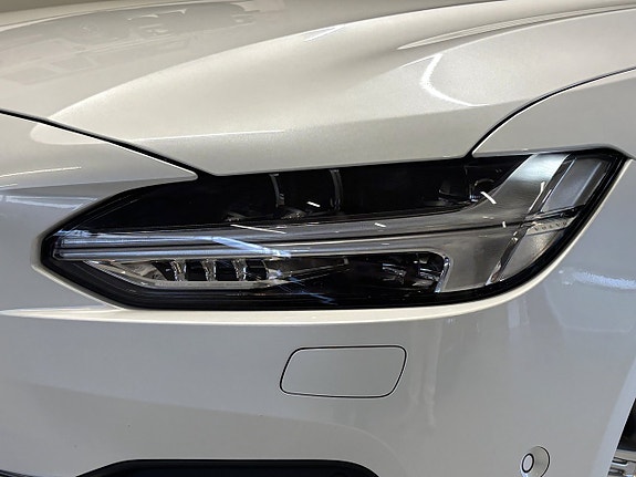 Volvo V90 3 of 5