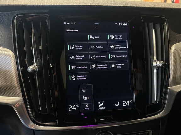 Volvo V90 24 of 30