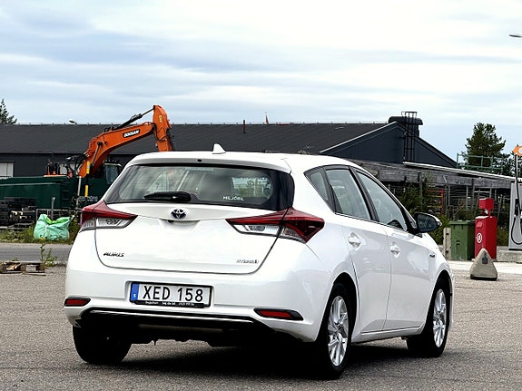 Toyota Auris 5 of 5