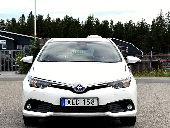 Toyota Auris 10 of 12