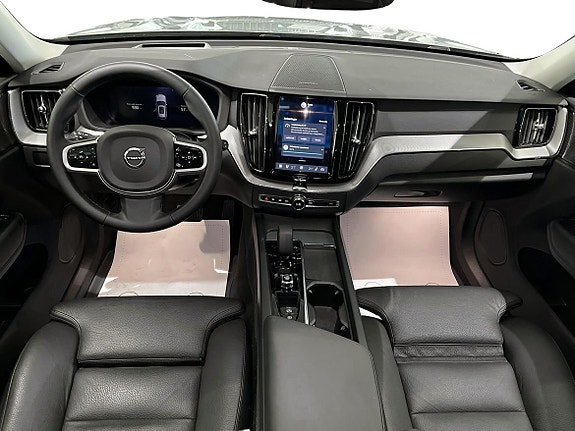 Volvo XC60 8 of 21