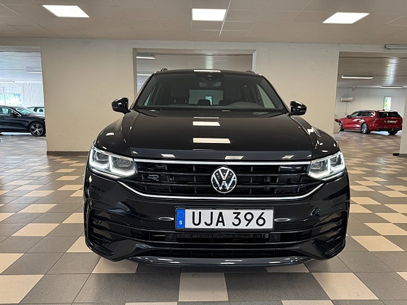 Volkswagen Tiguan 3 of 5