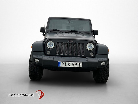 Jeep Wrangler Unlimited 2 of 5