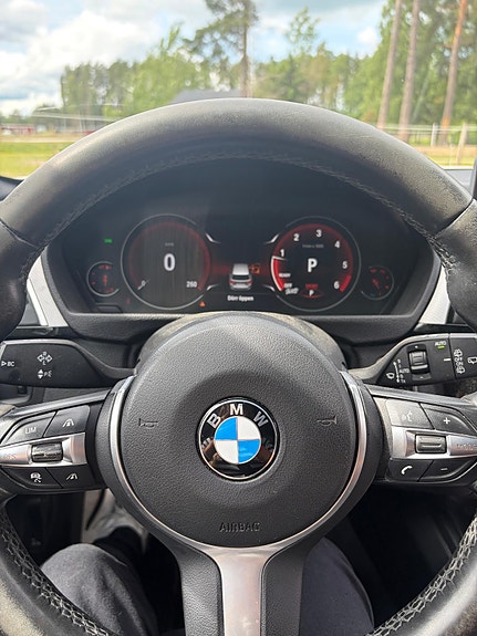 BMW 320d 3 of 5