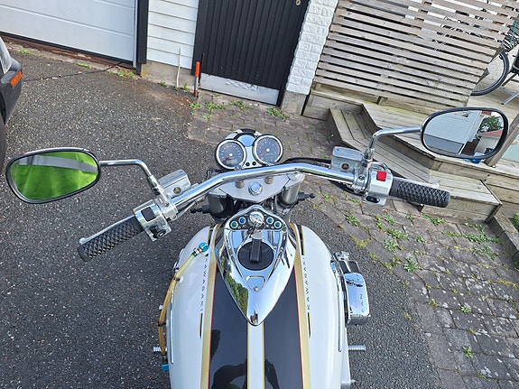 Kawasaki Vulcan 1500 Meanstreak 10 of 17