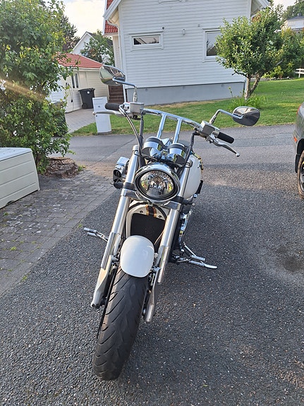 Kawasaki Vulcan 1500 Meanstreak 6 of 17