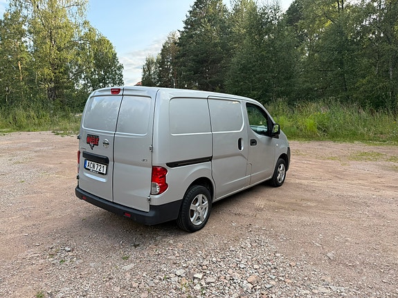 Nissan NV200 4 of 4