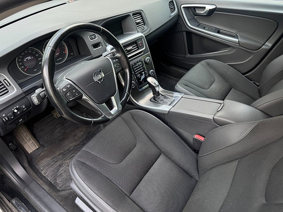 Volvo V60 7 of 19