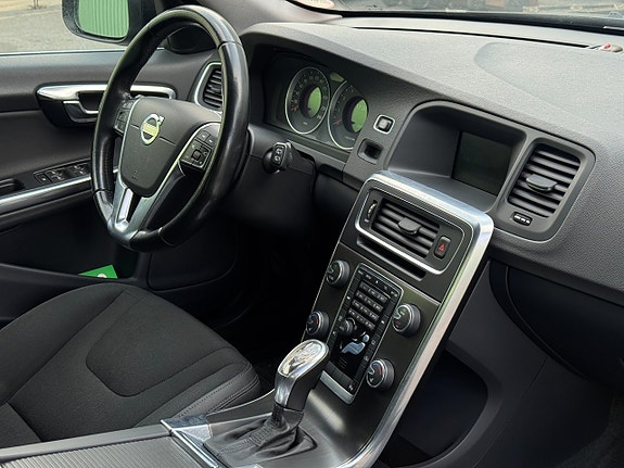 Volvo V60 11 of 19