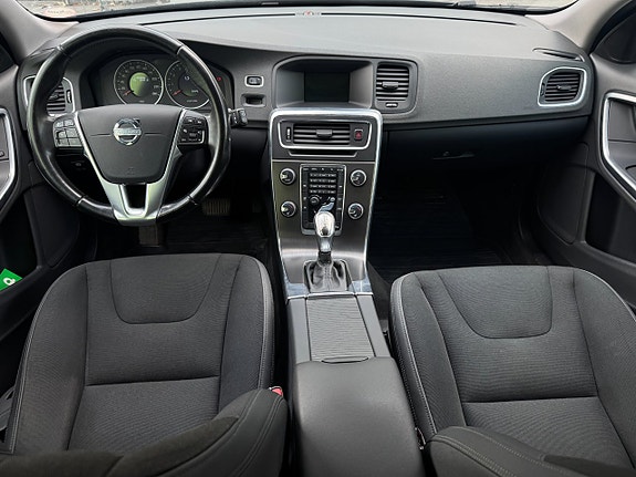 Volvo V60 13 of 19