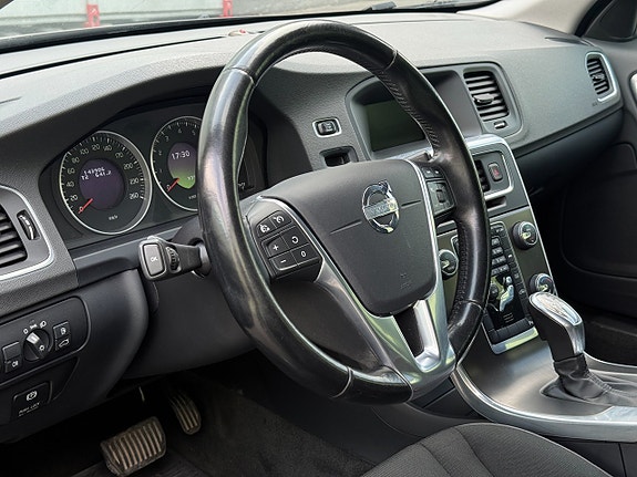 Volvo V60 8 of 19