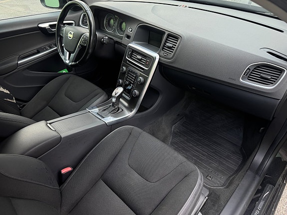 Volvo V60 10 of 19