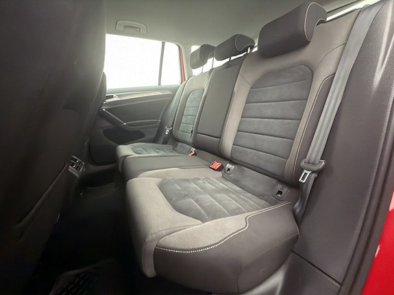 Volkswagen Golf Alltrack 15 of 27