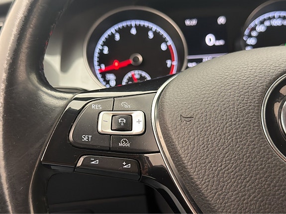 Volkswagen Golf Alltrack 17 of 27
