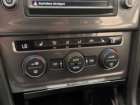 Volkswagen Golf Alltrack 20 of 27