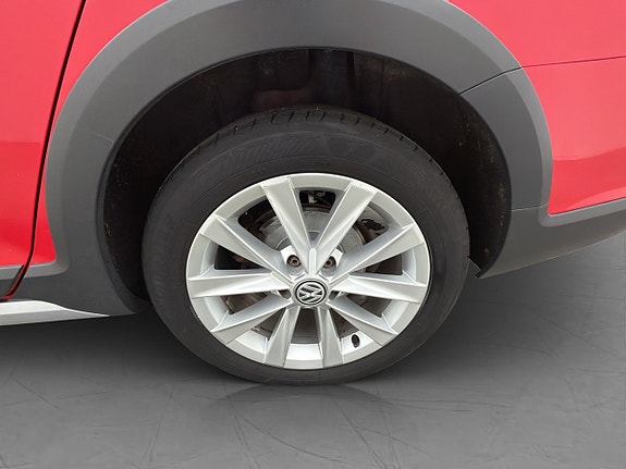 Volkswagen Golf Alltrack 25 of 27