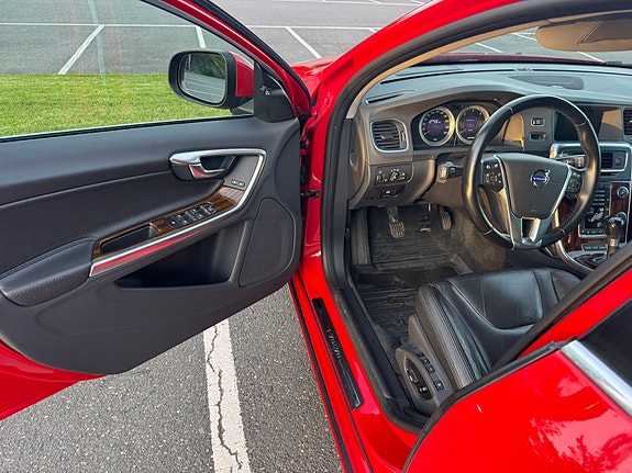Volvo S60 6 of 8