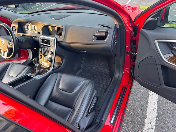 Volvo S60 7 of 8