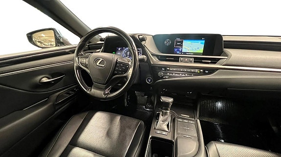 Lexus ES300h 10 of 22